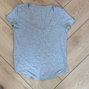 Lululemon Heather Gray V-Neck Women’s Tee - Size 8